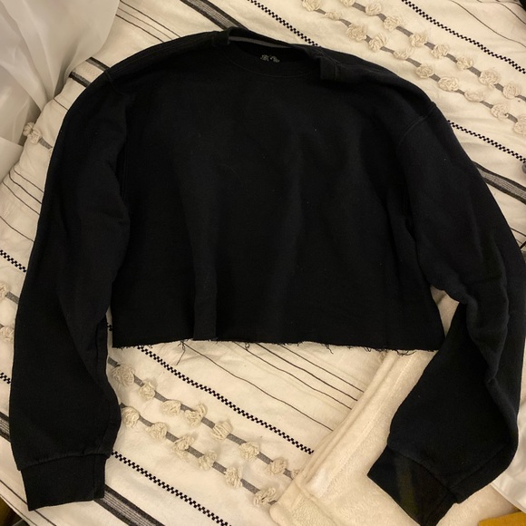 Fruit of the Loom Tops - Fruit of Loom little black crop top